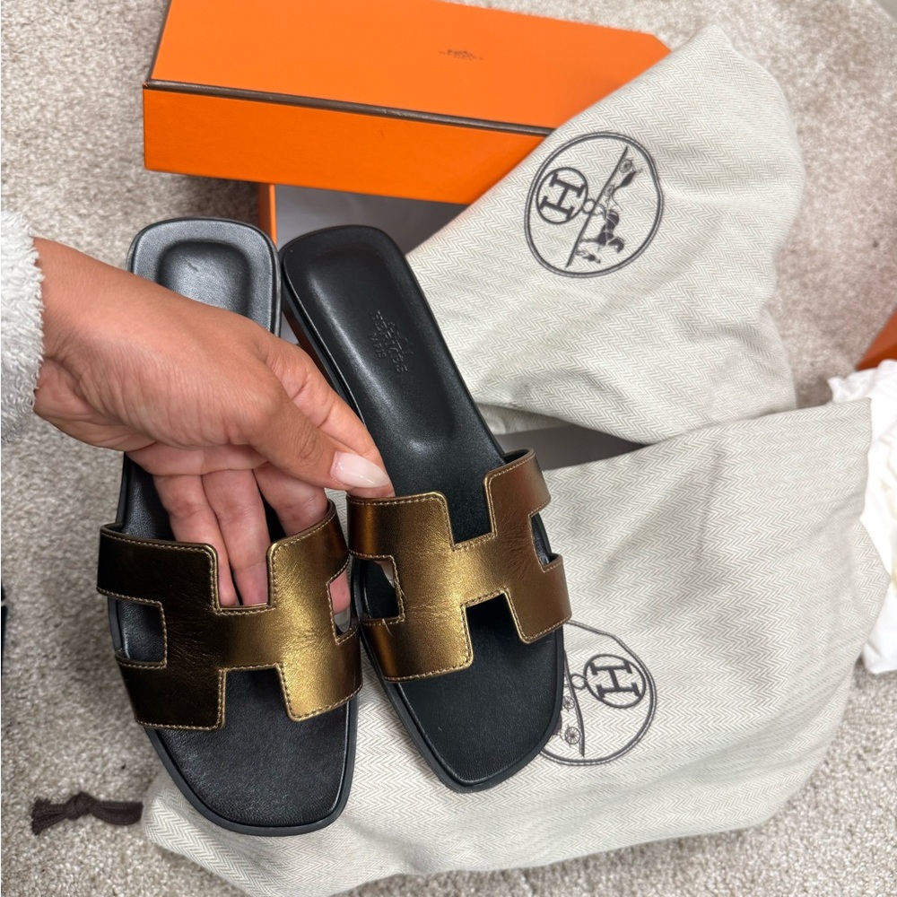 Black and Gold women’s hermes Slides